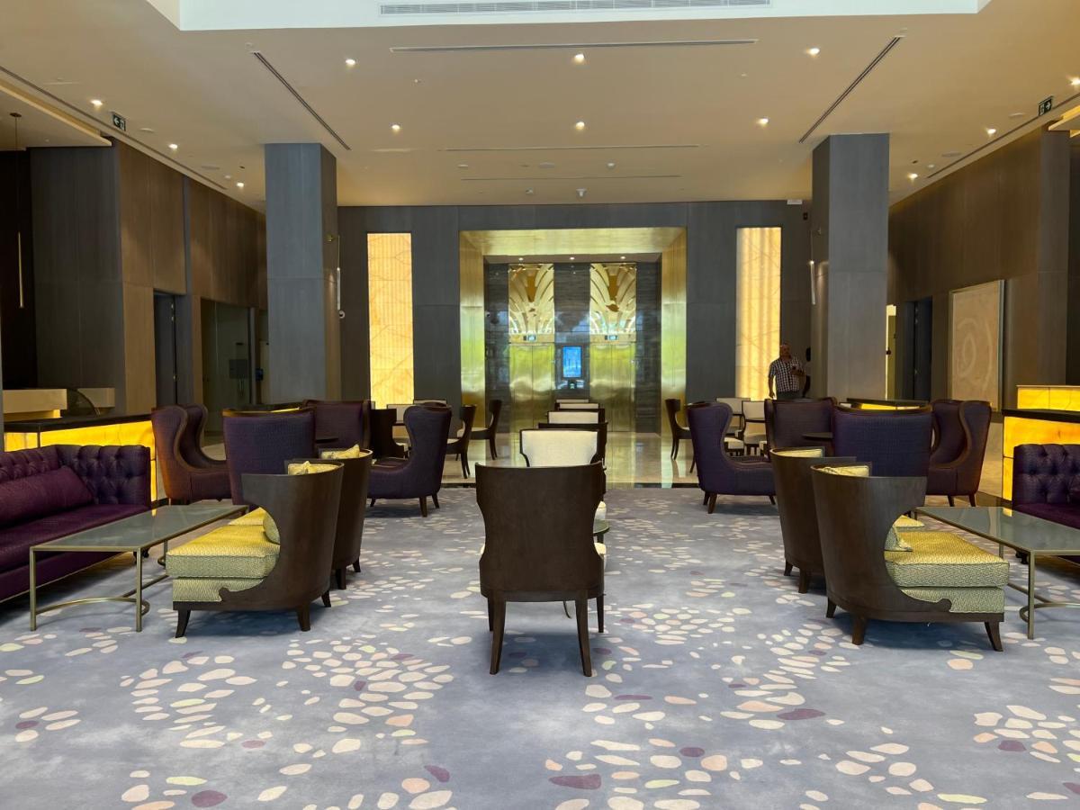 Khalidia Palace Hotel Dubai By Mourouj Gloria Exterior foto The lobby of the hotel