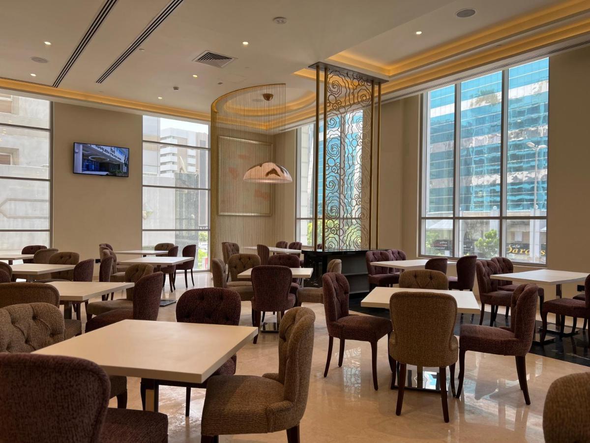 Khalidia Palace Hotel Dubai By Mourouj Gloria Exterior foto The lounge at the airport