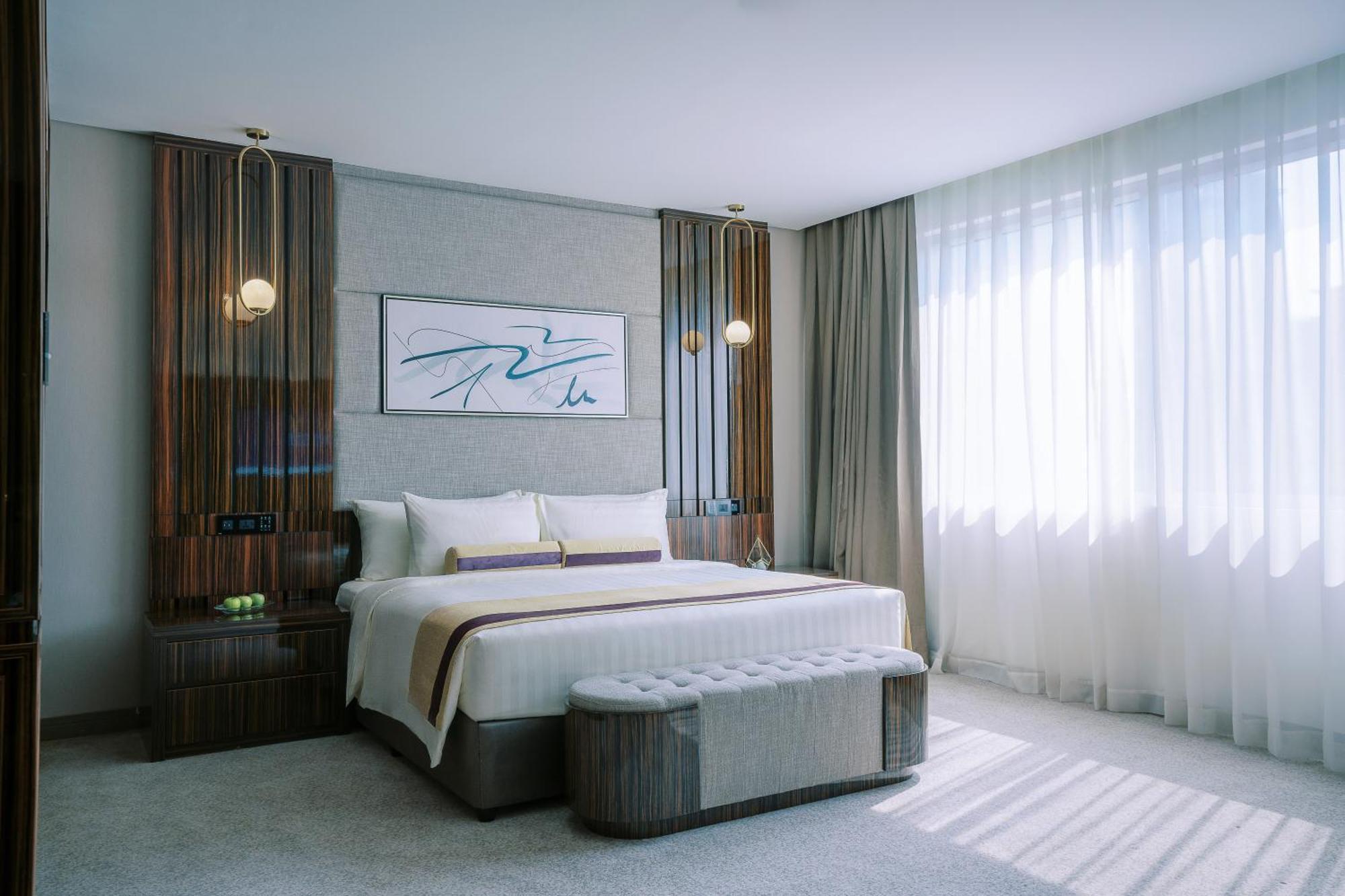 Khalidia Palace Hotel Dubai By Mourouj Gloria Exterior foto A bedroom at The Westin