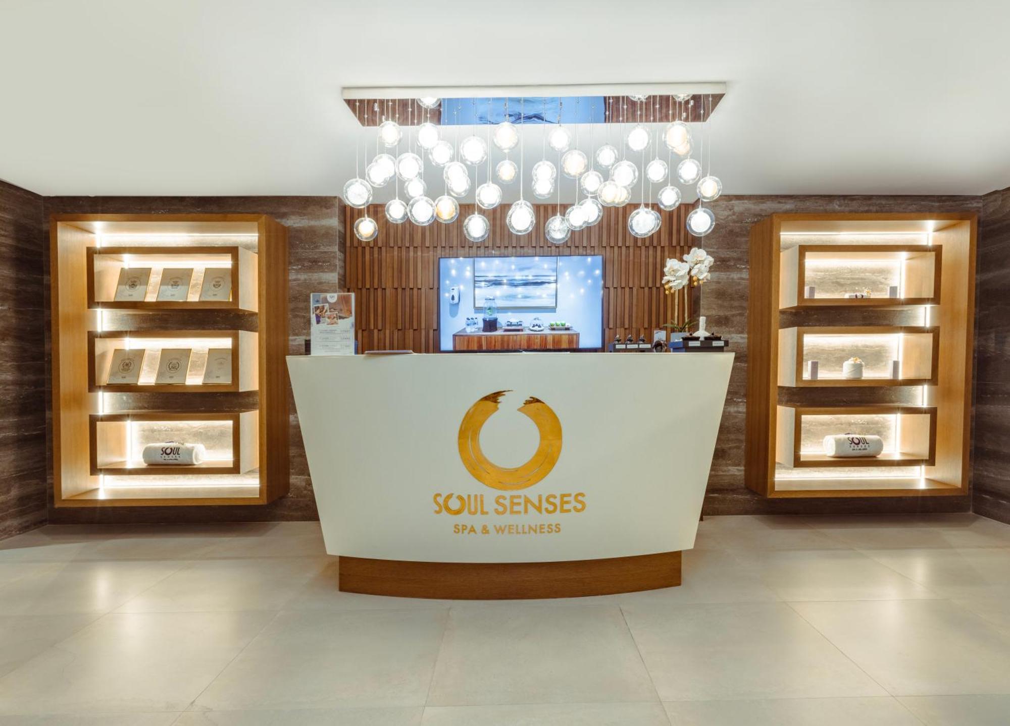 Khalidia Palace Hotel Dubai By Mourouj Gloria Exterior foto Reception at the Four Seasons Hotel, Madrid